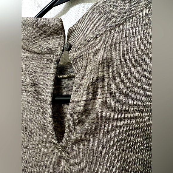 Ann Taylor Gold Tank Top Size Small - Picture 5 of 6